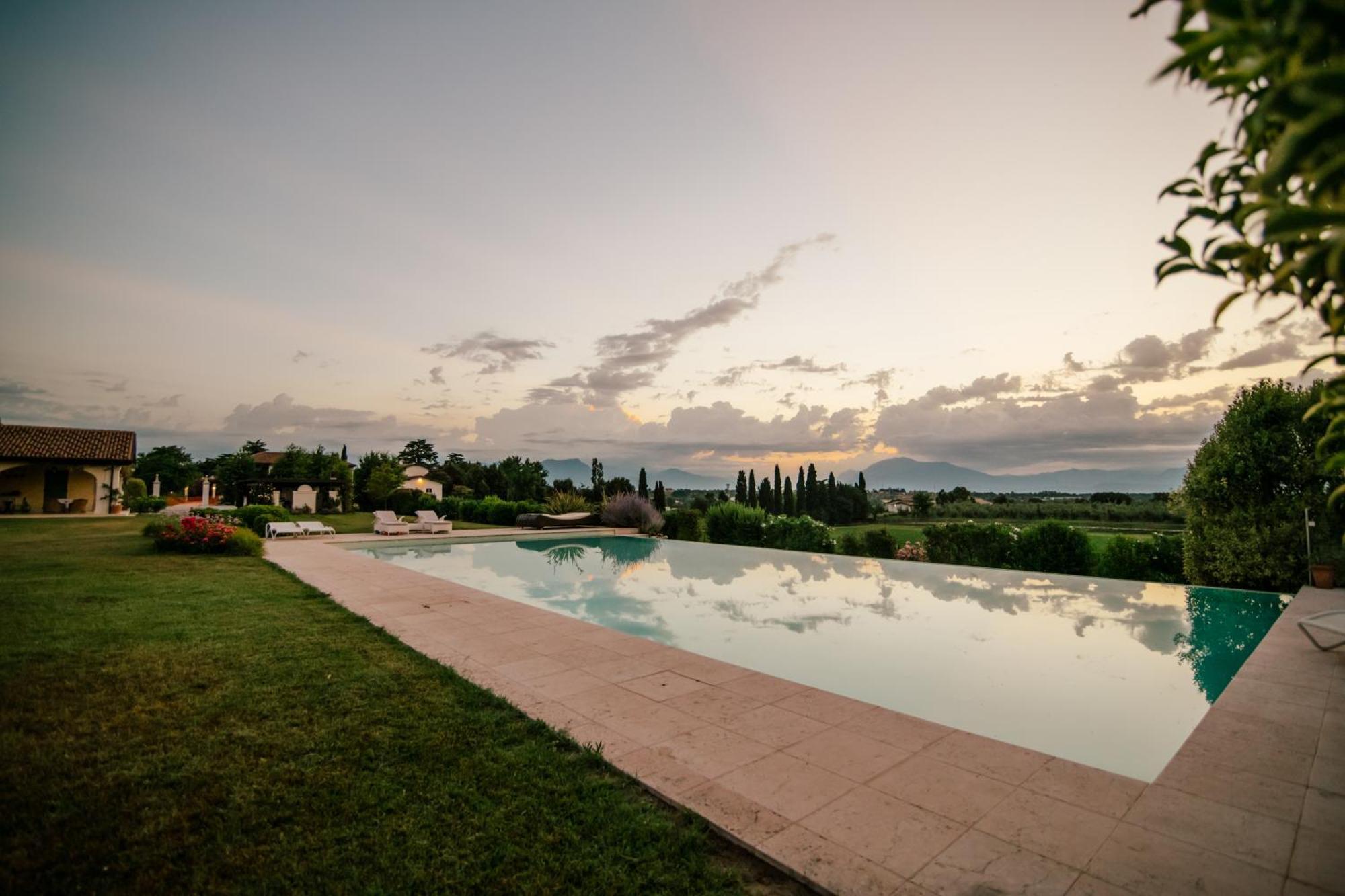 Villa San Pietro Desenzano del Garda Exterior foto